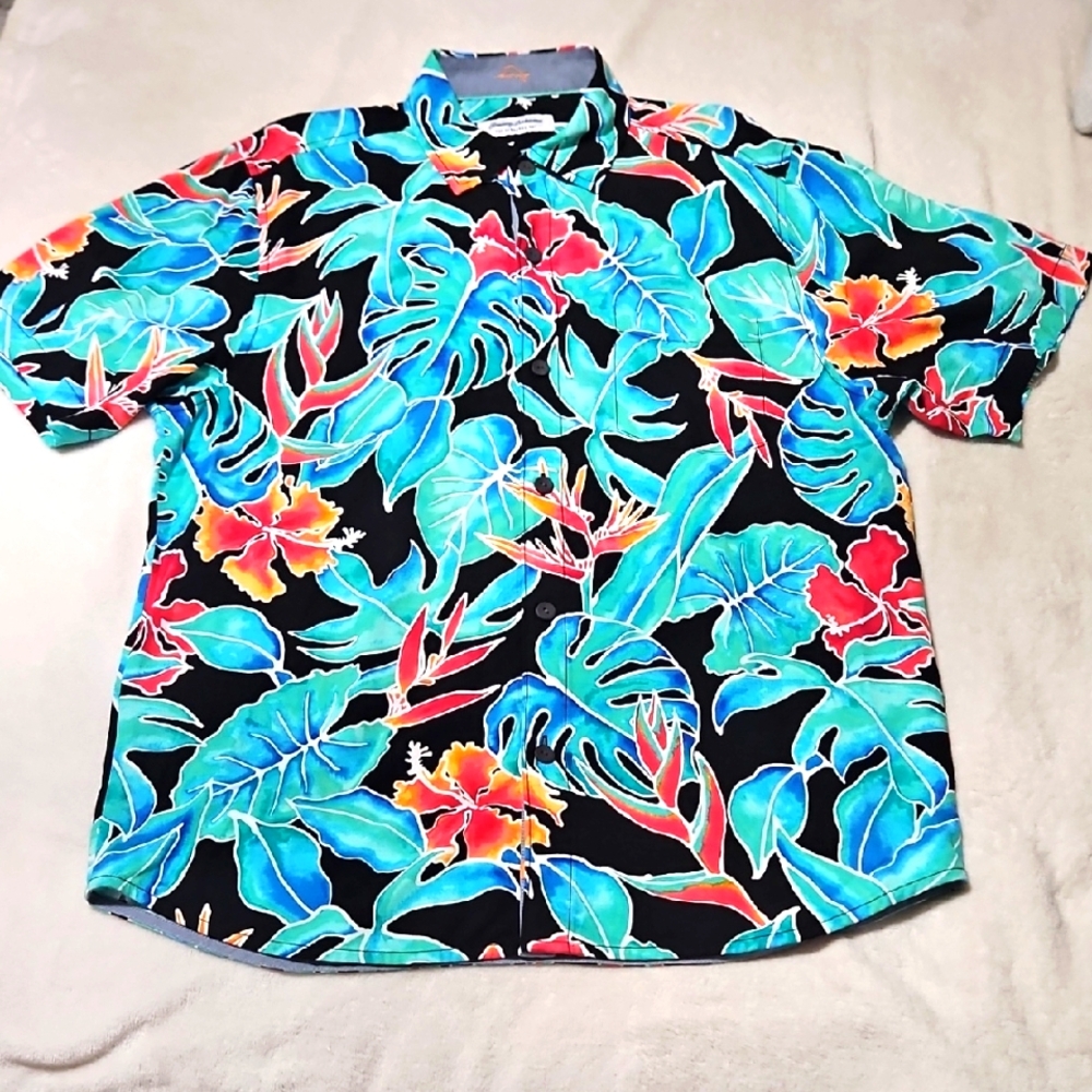 NWT Tommy Bahama Men's Short Sleeve Shirt: Size- Medium: Black W/colorful Leaves